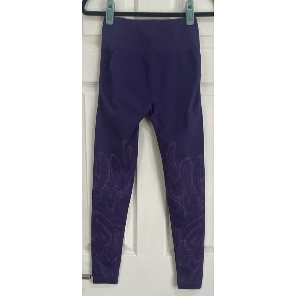 NWT Fabletics Seamless High Waisted Statement Tall Ankle Leggings Purple Pink S